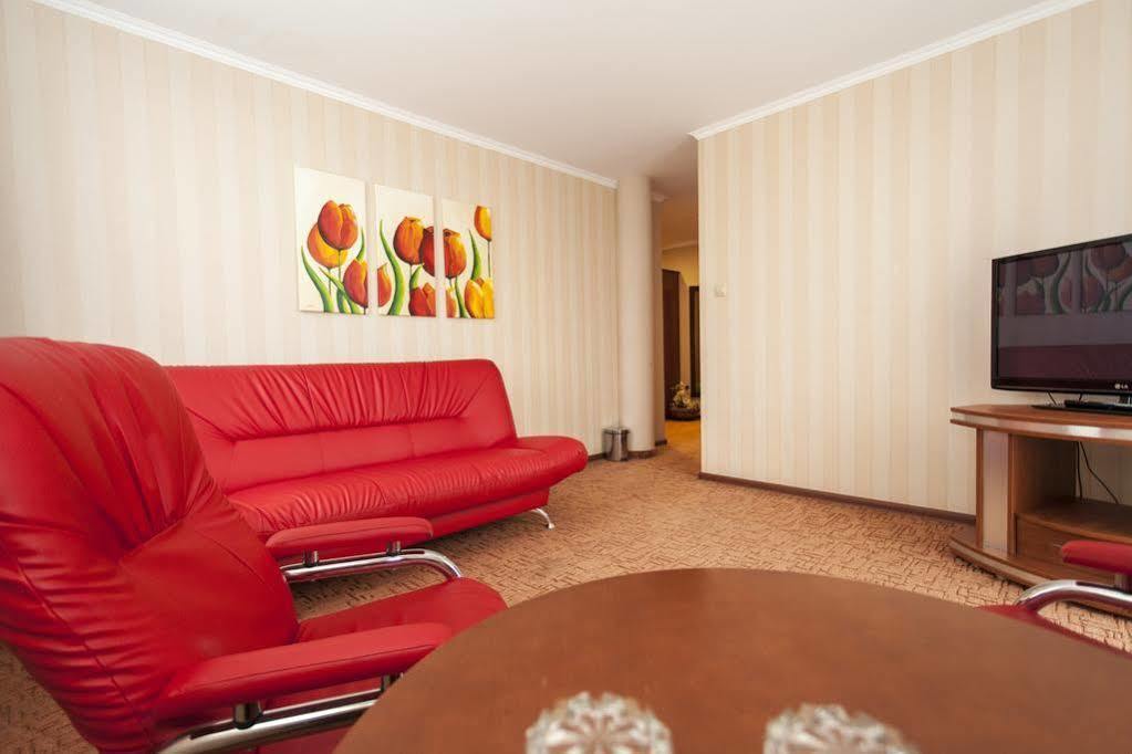 L'Ascada Hotel Śrem Exterior photo