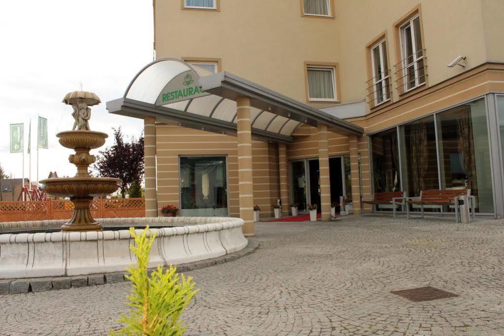 L'Ascada Hotel Śrem Exterior photo